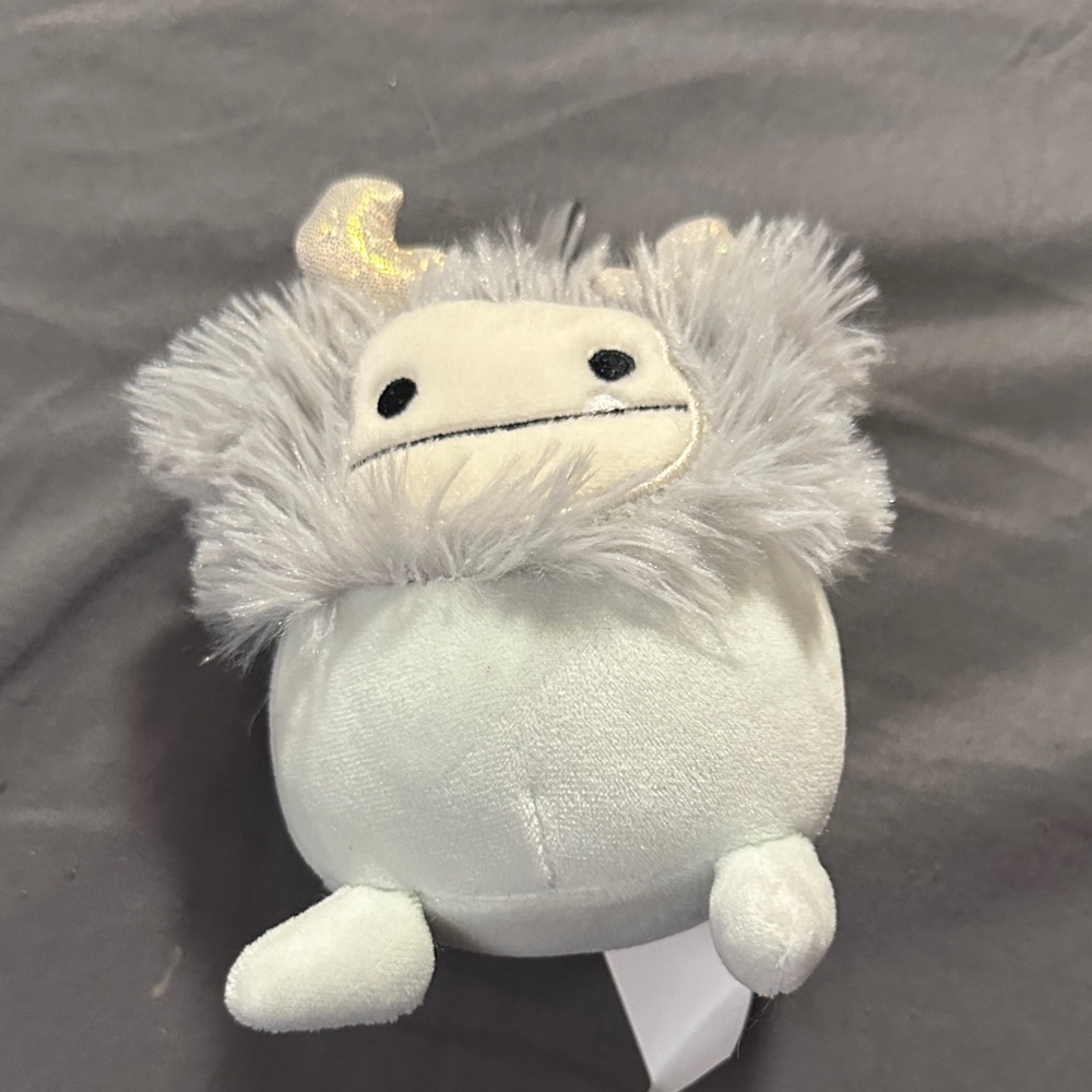 Squishmallow Gray Bigfoot Plush Ornament 4" (Evita)
